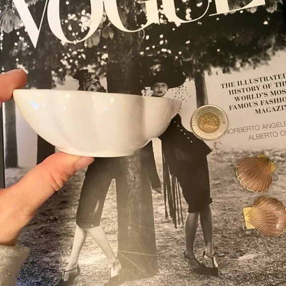 Vintage - Ceramic Deep Shell Catchall Dish - Picture 3 of 3